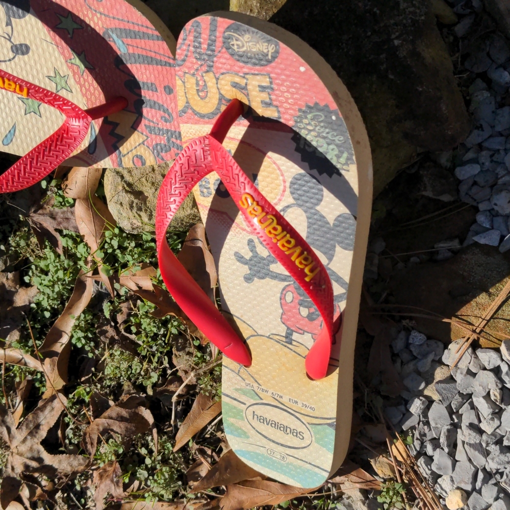 Havaianas Disney Mickey Mouse Red Thong Flip Flops